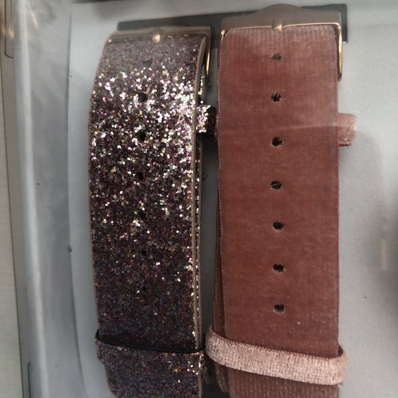 ALDO Watch - COMES W/ 4 WRIST BANDS - Picture 4 of 5